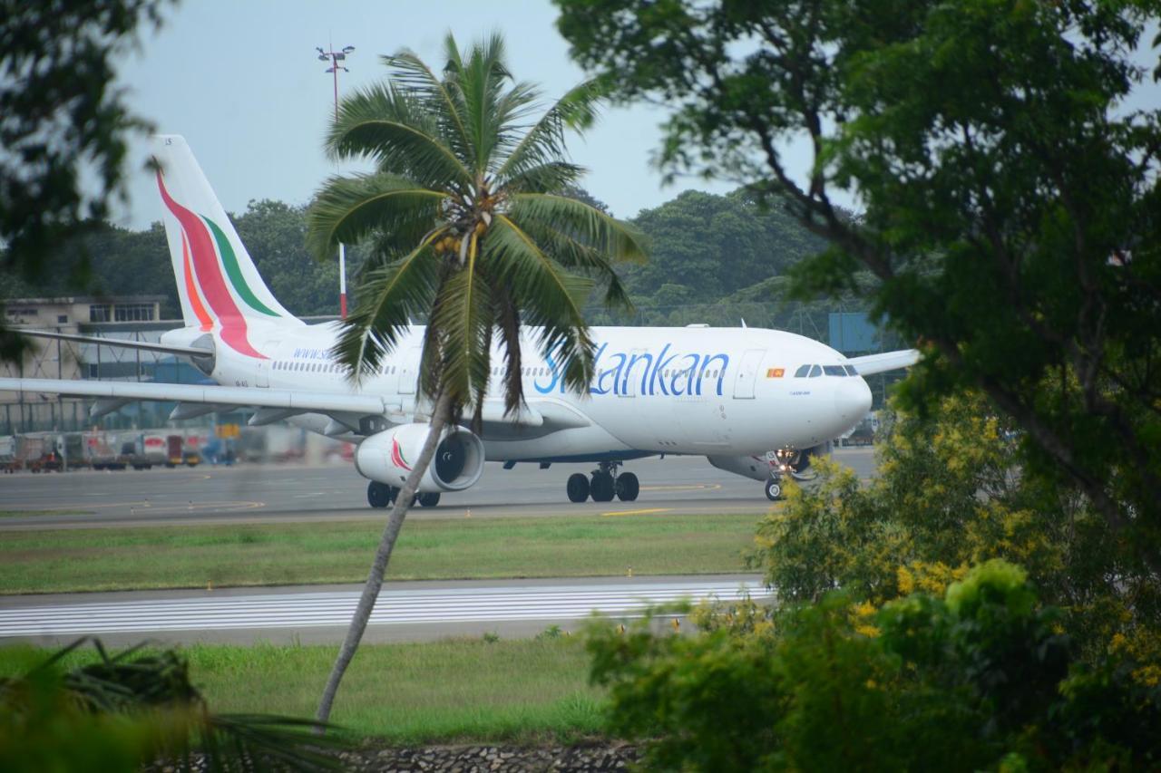 Concey Transit Hotel Airport View Katunayaka Ngoại thất bức ảnh